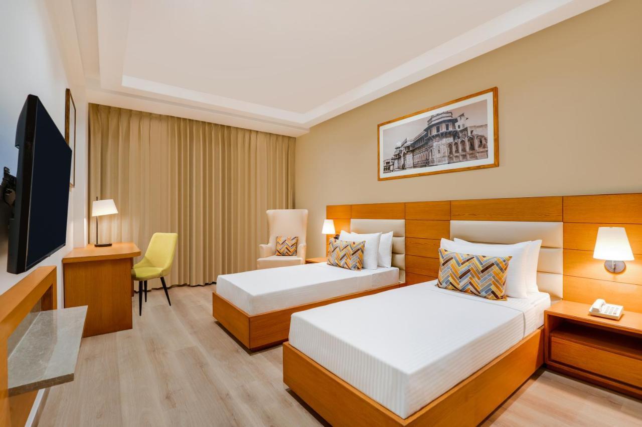 Lemon Tree Hotel Agra Shikohabad Екстер'єр фото